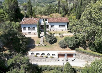 vendesi villa moderna padronale lucca colline DJI_ - Villa Via Parco della Rimembranza 1180/A, Lucca - foto 3