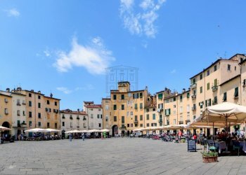 attivita commerciale in vendita - Articoli da Regalo - Casalinghi Piazza Napoleone 32, Lucca - foto 1