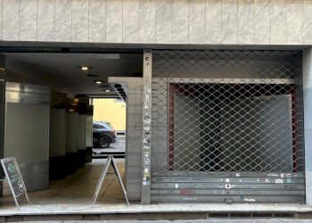 vendesi fondo commerciale Lucca Centro Storico.jpg - Locale Commerciale Via Calderia 7, Lucca - foto 2