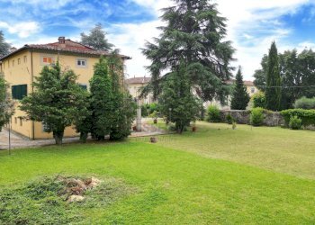 vendesi villa con giardino e limonaia lucca8.png - Villa Via dei Gambarini, Lucca - foto 4