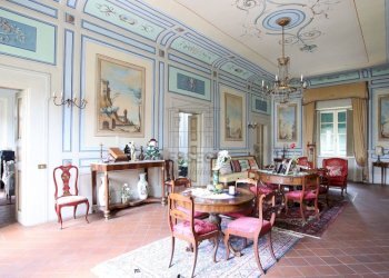 vendesi villa con giardino e limonaia lucca IMG_18 - Villa Via dei Gambarini, Lucca - foto 10