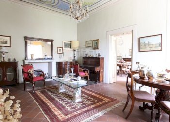 vendesi villa con giardino e limonaia lucca IMG_18 - Villa Via dei Gambarini, Lucca - foto 12