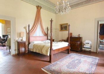 vendesi villa con giardino e limonaia lucca IMG_18 - Villa Via dei Gambarini, Lucca - foto 21