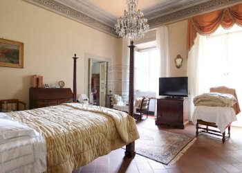 vendesi villa con giardino e limonaia lucca IMG_18 - Villa Via dei Gambarini, Lucca - foto 23