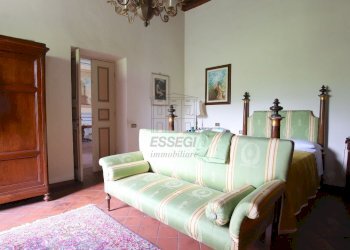 vendesi villa con giardino e limonaia lucca IMG_18 - Villa Via dei Gambarini, Lucca - foto 26