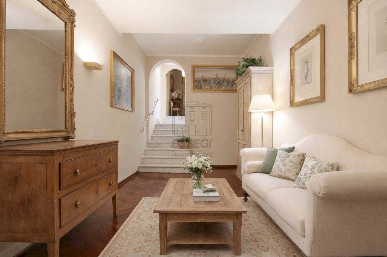 vendesi ampio appartamento Lucca Centro Storico.pn - Apartment Piazza San Michele 10, Lucca - photo 1