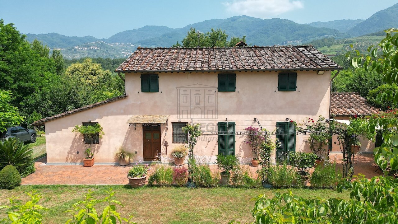 VENDESI RUSTICO CON PARCO CAPANNORI LUCCA collineD - Casale Via del Parco 9B, Capannori - photo 1