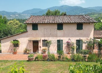 VENDESI RUSTICO CON PARCO CAPANNORI LUCCA collineD - Casale Via del Parco 9B, Capannori - photo 1