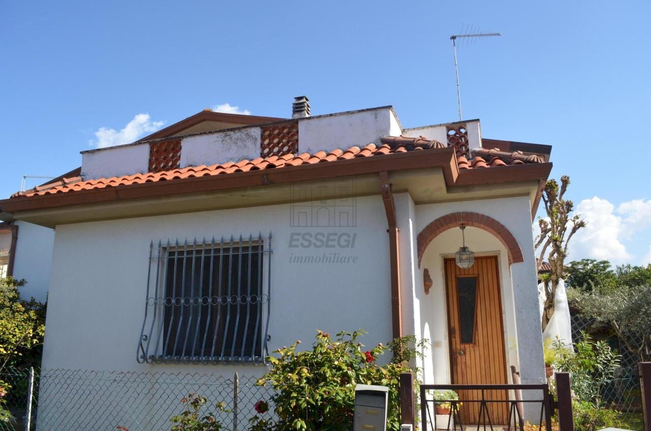 Villino da ristrutturare in ottima posizione (3).j - Villa Via Padre Ignazio da Carrara, Forte dei Marmi - photo 2