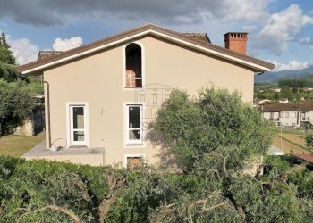 vendesi villetta indipendente con giardino e terra - Casa indipendente Traversa I Via Vecchia della Chiesa 26, Lucca - foto 7