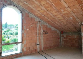 vendesi villetta indipendente con giardino e terra - Casa indipendente Traversa I Via Vecchia della Chiesa 26, Lucca - foto 16