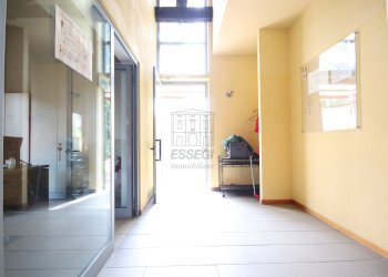 Villa uso ufficio con parcheggio recintato in vend - Ufficio Traversa II Via Luporini 3, Lucca - foto 3