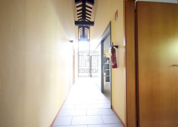 Villa uso ufficio con parcheggio recintato in vend - Ufficio Traversa II Via Luporini 3, Lucca - foto 5