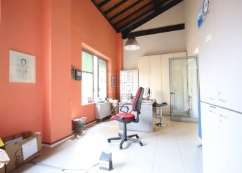 Villa uso ufficio con parcheggio recintato in vend - Ufficio Traversa II Via Luporini 3, Lucca - foto 6