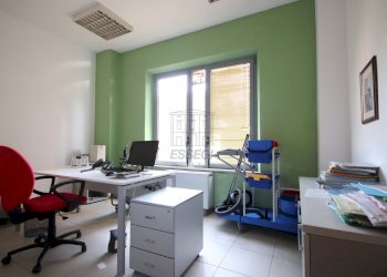 Villa uso ufficio con parcheggio recintato in vend - Ufficio Traversa II Via Luporini 3, Lucca - foto 9