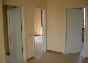 Uffici luminosi e moderni in affitto a lucca (9).j - Office traversa IV 276, Lucca - photo 1