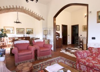 vendesi rustico con podere e vigna lucca colline I - Casale Via della Chiesa XXXI 536, Lucca - foto 23