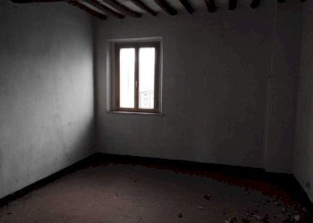 terratetto centrale di corte da ristrutturare (3). - Terratetto - Terracielo Via della Madonnina 13, Lucca - foto 8