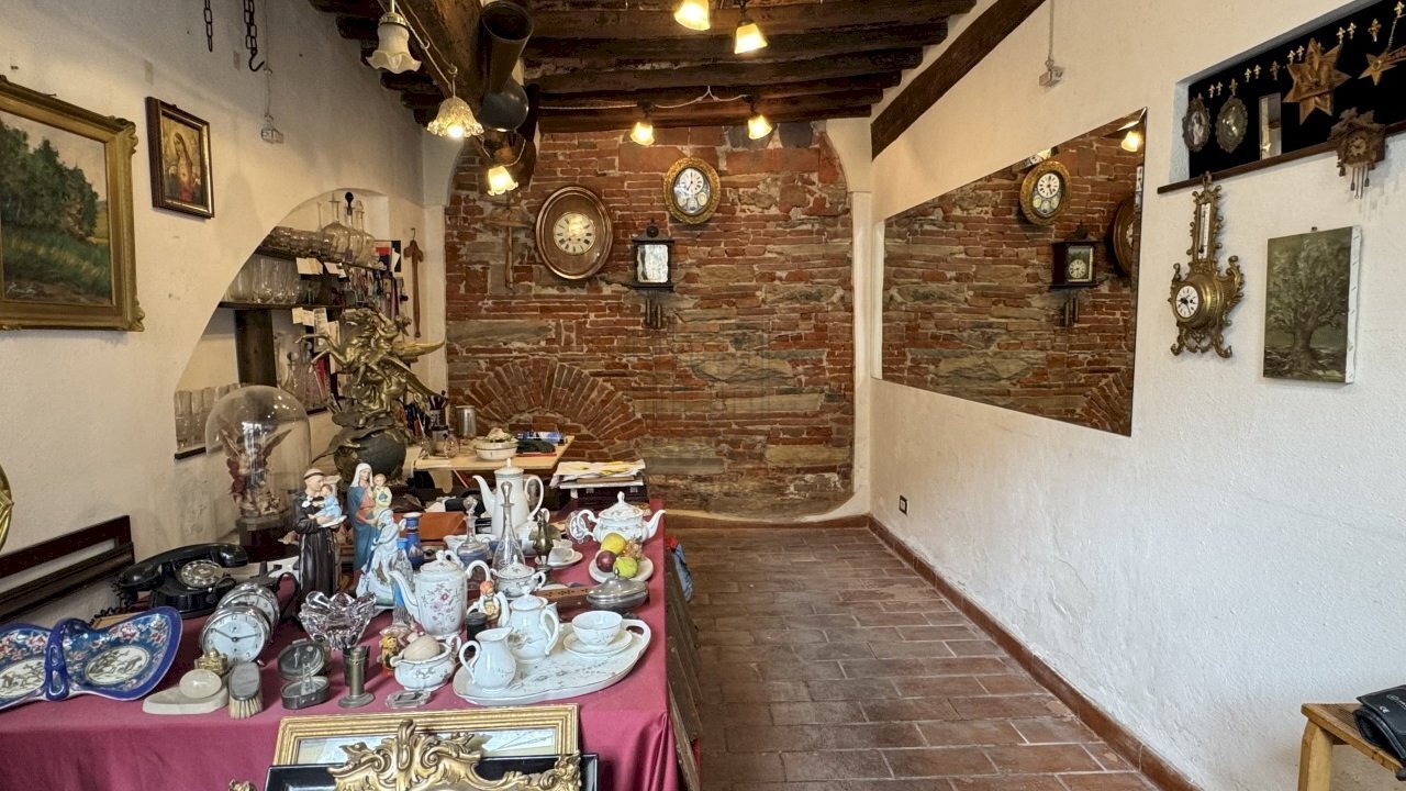 Piccolo locale commerciale (12).jpeg - Locale Commerciale via vecchia v 2/A, Lucca - foto 2