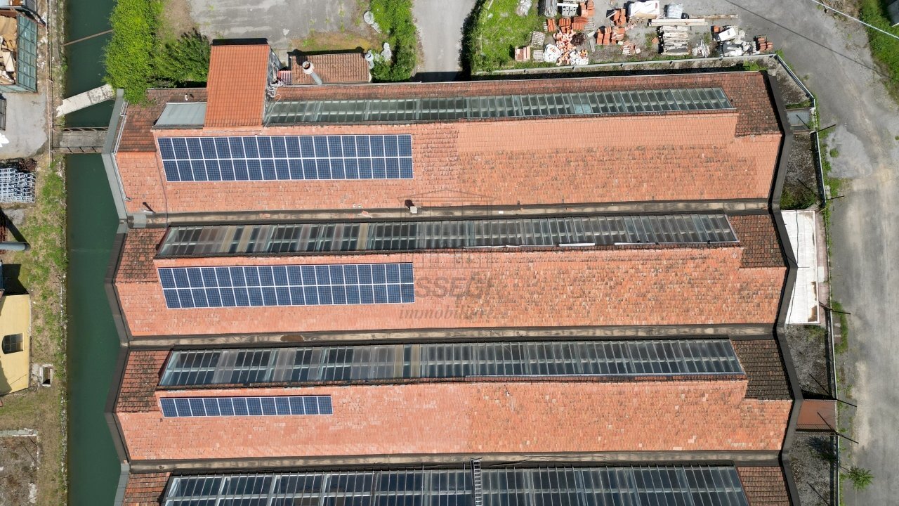 vendesi capannone lucca DJI_0049.JPG - Locale Commerciale Via della Chiesa di Saltocchio 171, Lucca - foto 3