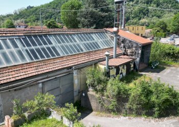 vendesi capannone lucca DJI_0048.JPG - Locale Commerciale Via della Chiesa di Saltocchio 171, Lucca - foto 2