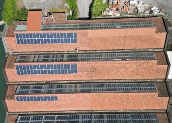 vendesi capannone lucca DJI_0049.JPG - Locale Commerciale Via della Chiesa di Saltocchio 171, Lucca - foto 3