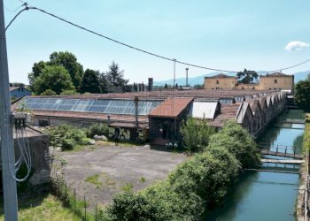 vendesi capannone lucca DJI_0055.JPG - Locale Commerciale Via della Chiesa di Saltocchio 171, Lucca - foto 5