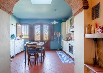 Casale diviso in tre unita abitative  (20).jpeg - Casale Via della Pollicchia 145, Lucca - foto 15