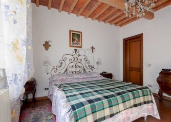 Casale diviso in tre unita abitative  (14).jpeg - Casale Via della Pollicchia 145, Lucca - foto 19