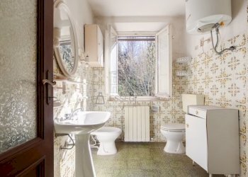 Casale diviso in tre unita abitative  (17).jpeg - Casale Via della Pollicchia 145, Lucca - foto 24