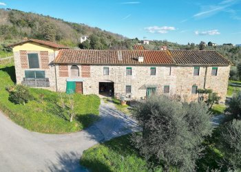 vendesi rustico con giardino lucca collineDJI_0404 - Casale Traversa V Via della Pieve Santo Stefano, Lucca - foto 3