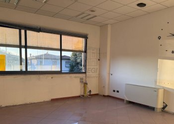 Ufficio zona Arancio  (2).jpg - Ufficio via Domenico Barsocchini 203/A, Lucca - foto 1