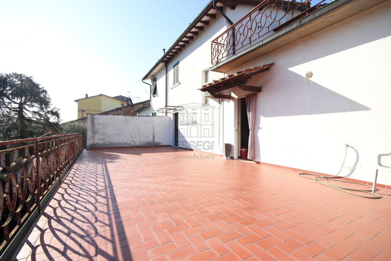 Due appartamenti con giardino e terrazza (2).JPG - Casa indipendente Via Pisana 2140, Lucca - foto 1