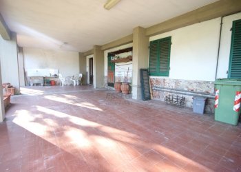 Due appartamenti con giardino e terrazza (43).JPG - Casa indipendente Via Pisana 2140, Lucca - foto 3