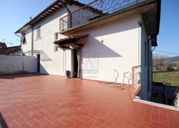 Due appartamenti con giardino e terrazza (3).JPG - Casa indipendente Via Pisana 2140, Lucca - foto 5