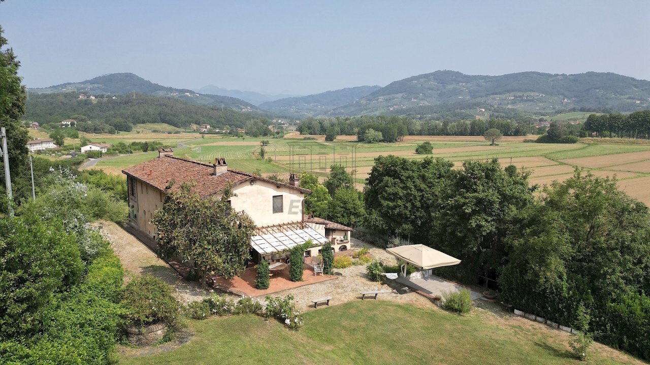 vendesi rustico colline lucchesi ristrutturato DJI - Casale Via della Scogliera 182, Lucca - foto 2
