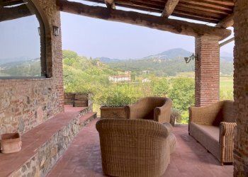 vendesi rustico colline lucchesi ristrutturato IMG - Casale Via della Scogliera 182, Lucca - foto 3