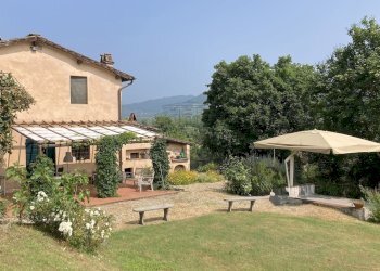 vendesi rustico colline lucchesi ristrutturato IMG - Casale Via della Scogliera 182, Lucca - foto 6