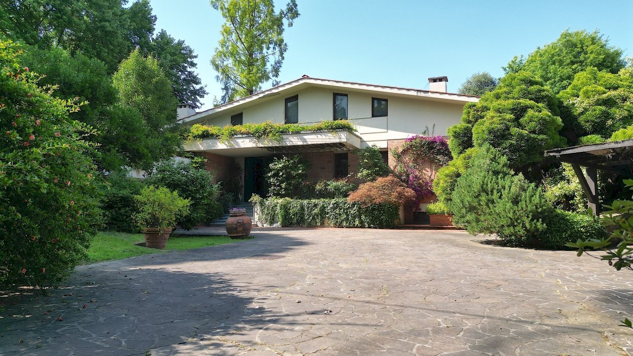vendesi villa moderna anni 70 con parco DJI_0339.J - Villa Via di Moriano, Lucca - photo 1