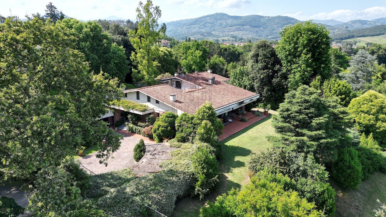 vendesi villa moderna anni 70 con parco DJI_0333.J - Villa Via di Moriano, Lucca - photo 3