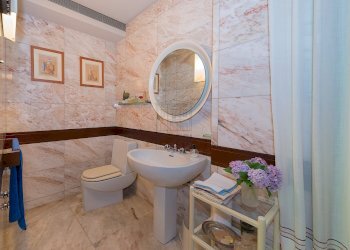 vendesi villa moderna con piscina lucca024.jpg - Villa Via di Moriano, Lucca - foto 18