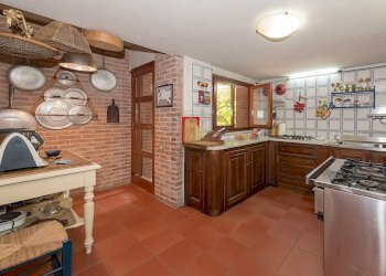 vendesi villa moderna con piscina lucca036.jpg - Villa Via di Moriano, Lucca - foto 27