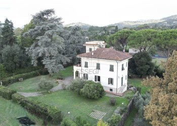 vendesi villa con giardino e terrazza panoramica l - Villa traversa i 248, Lucca - foto 7