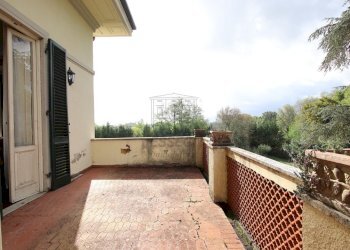 vendesi villa con giardino e terrazza panoramica l - Villa traversa i 248, Lucca - foto 22