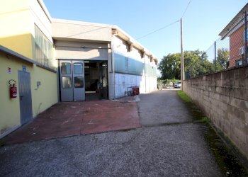 CAPANNONE DI NUOVA REALIZZAZIONE - Locale Commerciale Via Sarzanese 703, Lucca - foto 6