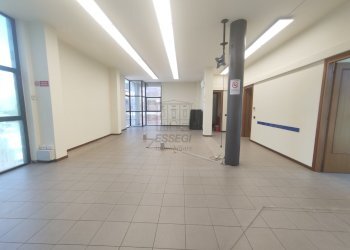 FONDO USO UFFICIO - UF01567 (1).jpg - Ufficio Via Sant'Anna 38, Lucca - foto 1