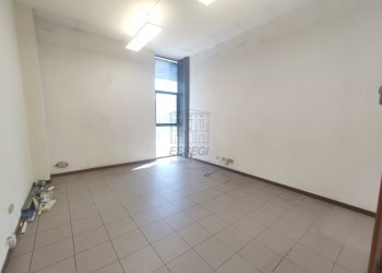 FONDO USO UFFICIO - UF01567 (4).jpg - Ufficio Via Sant'Anna 38, Lucca - foto 4