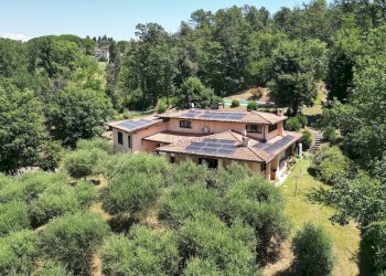 vendesi villa con piscina e giardino lucca colline - Villa Via dei Borelli, Lucca - foto 2