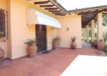 vendesi villa con piscina e giardino lucca colline - Villa Via dei Borelli, Lucca - foto 11