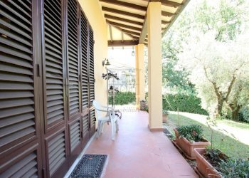 vendesi villa con piscina e giardino lucca colline - Villa Via dei Borelli, Lucca - foto 13